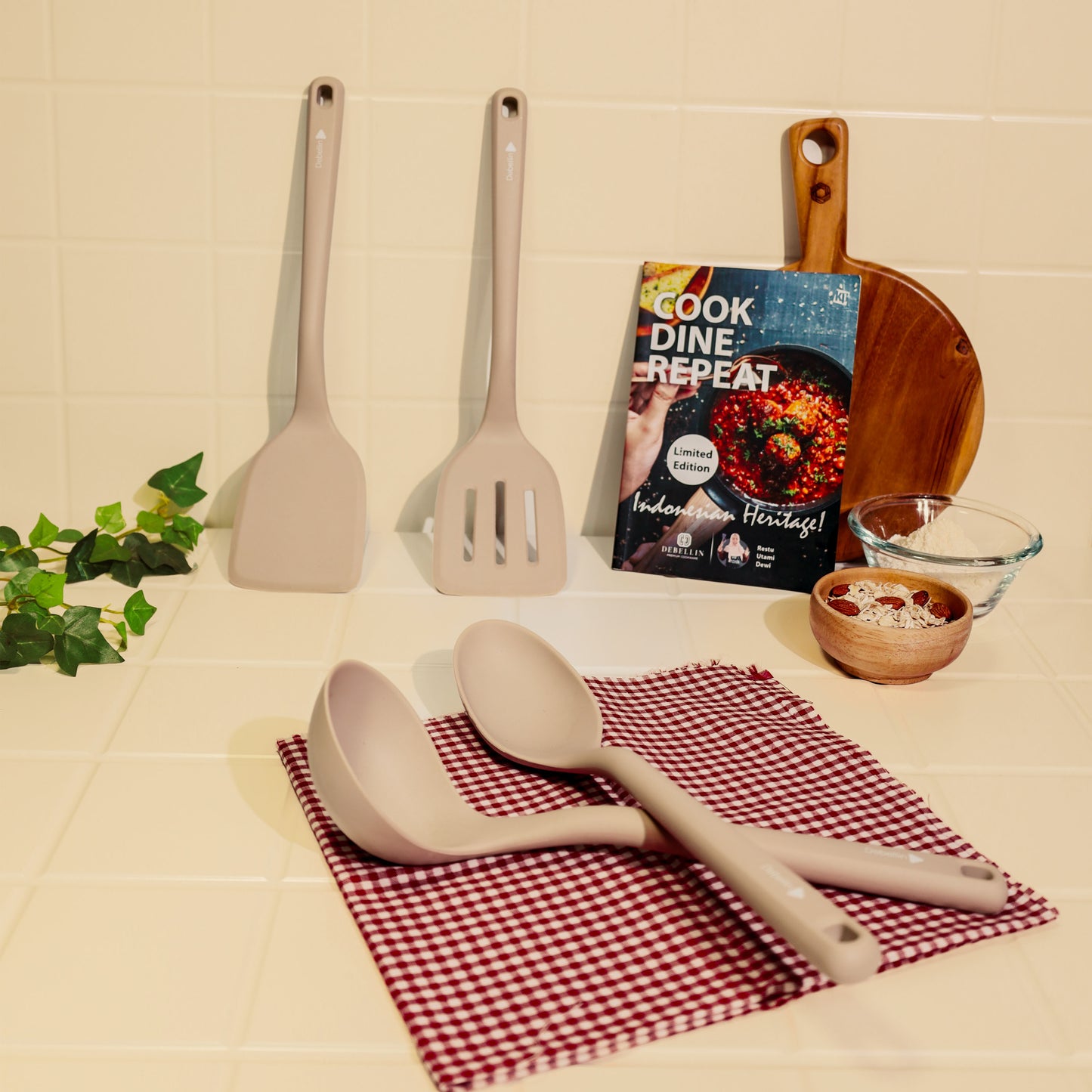 Debellin Sat Set Premium Spatula Set of 4