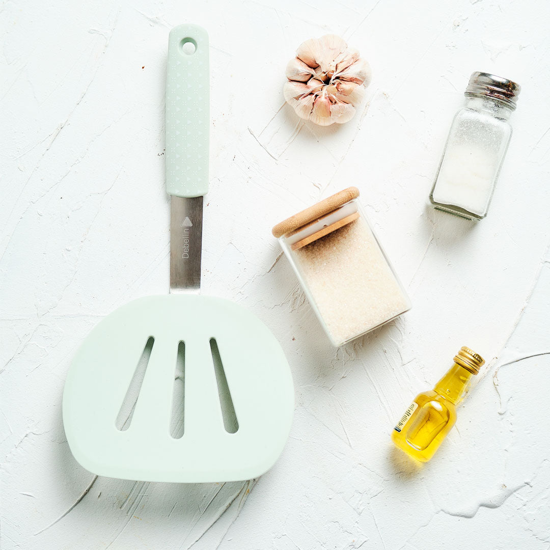 Debellin Big Spatula - Snap Turner